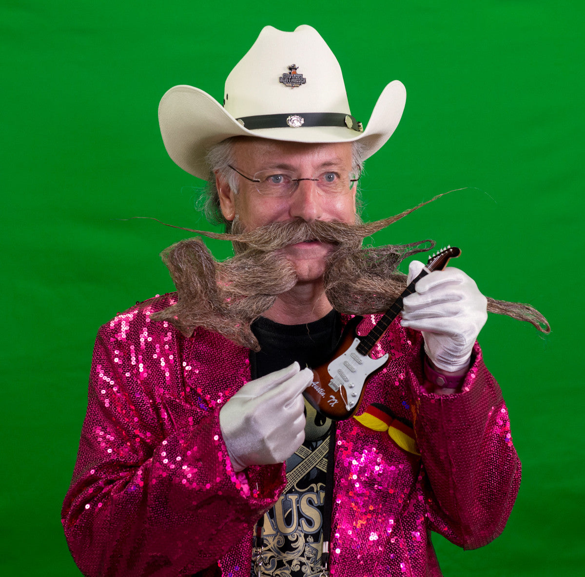 ¡Hay quienes se atreven mucho! Las barbas más divertidas y raras de la web