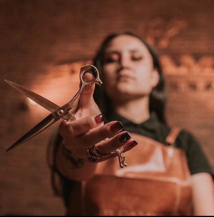 Profesionalidad y pasión no dependen del género. Conoce a la barbera Cindy Jiménez