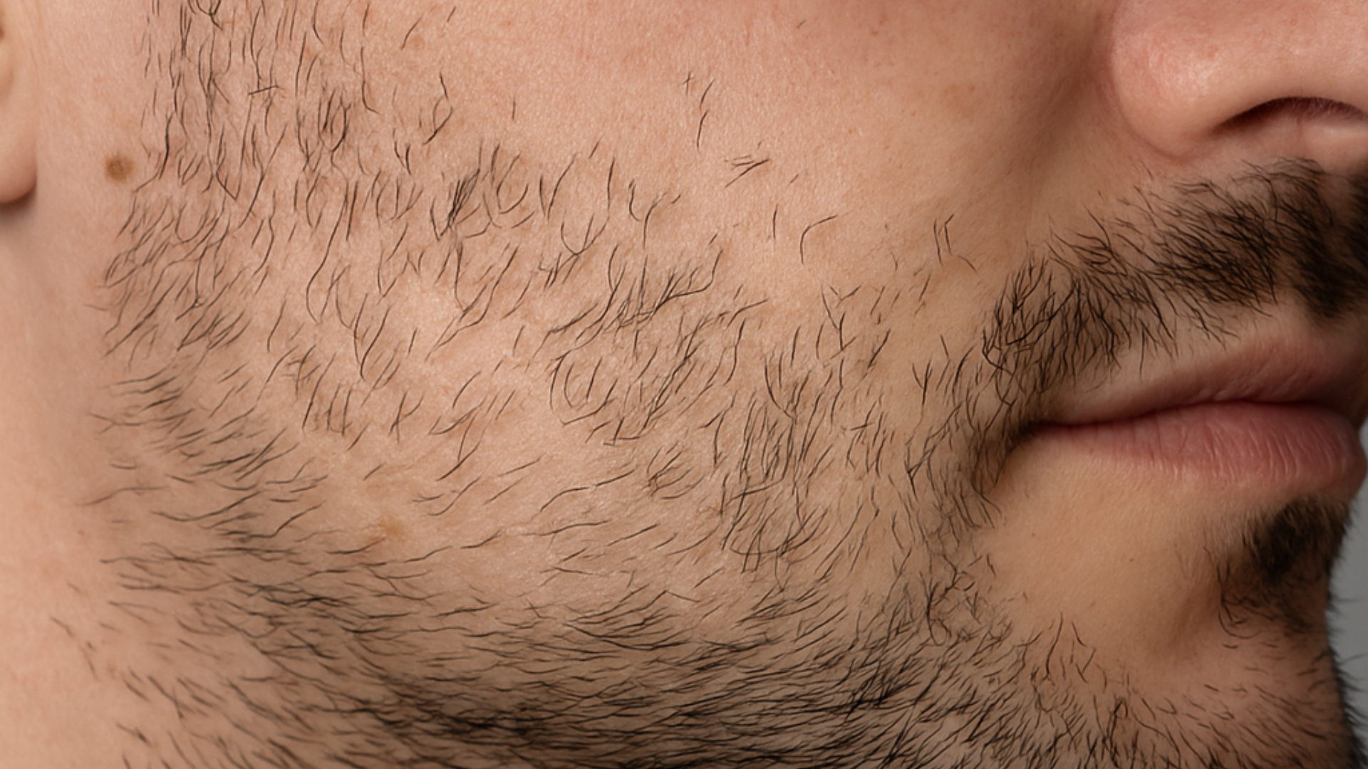 Cómo tener una barba más tupida (consejos para conseguirlo)