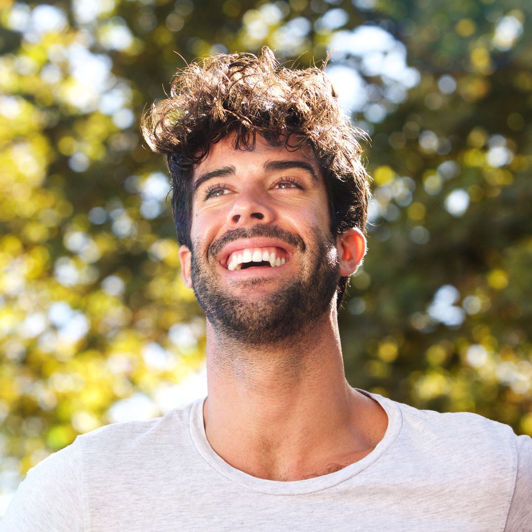 ¿Por qué en otoño debemos cuidar más nuestra barba, cabello y piel? Descúbrelo acá