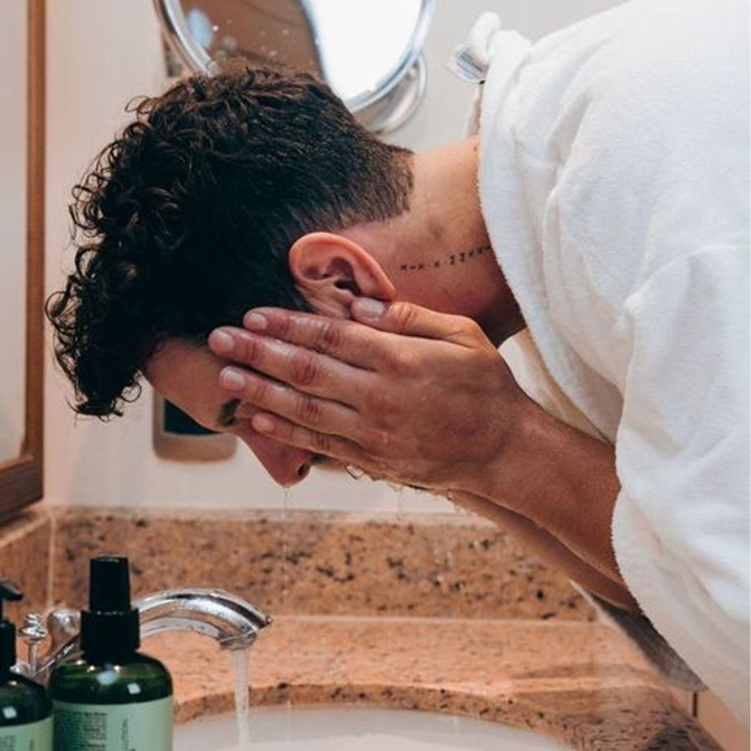 ¿Cómo afecta el estrés a la piel del hombre?