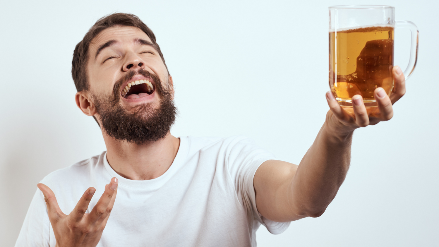 ¿El alcohol afecta la piel? Te lo contamos
